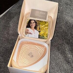 AMOENA BREAST FORM 390 NATURAL LIGHT 2S SIZE 7 INCLUDES BOX HAND MADE IN GERMANY